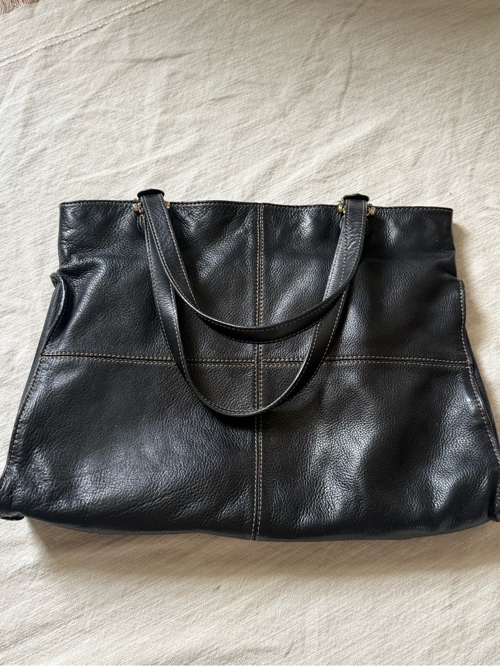 Liz Claiborne Classic Black Leather Shoulder Bag Purse